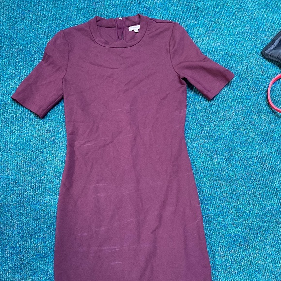 Aritzia dress barely worn - Picture 1 of 2
